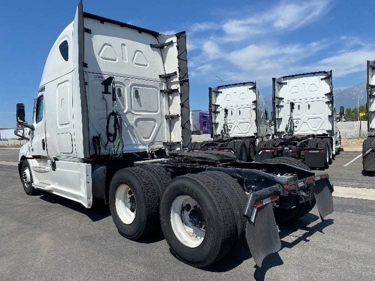 2024 Freightliner Cascadia 126 image 2