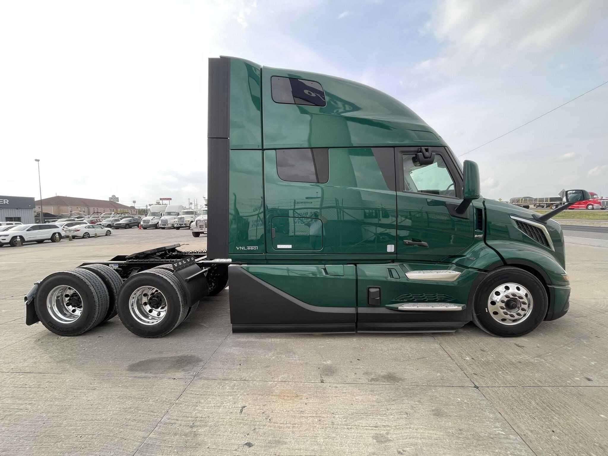 2026 Volvo NEW VNL image 3