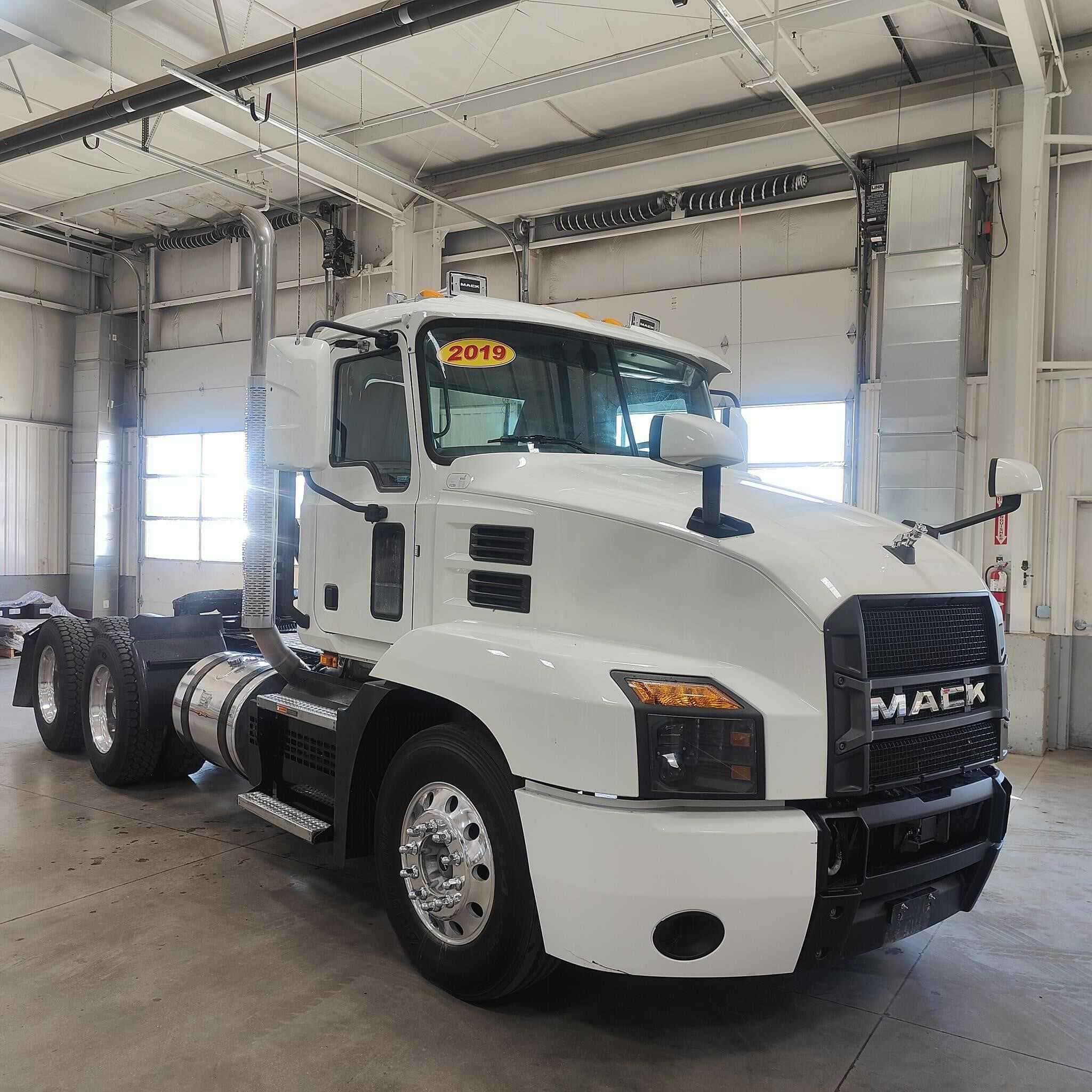 Used 2019 MACK ANTHEM Conventional - Day Cab in Commerce City, CO image 10