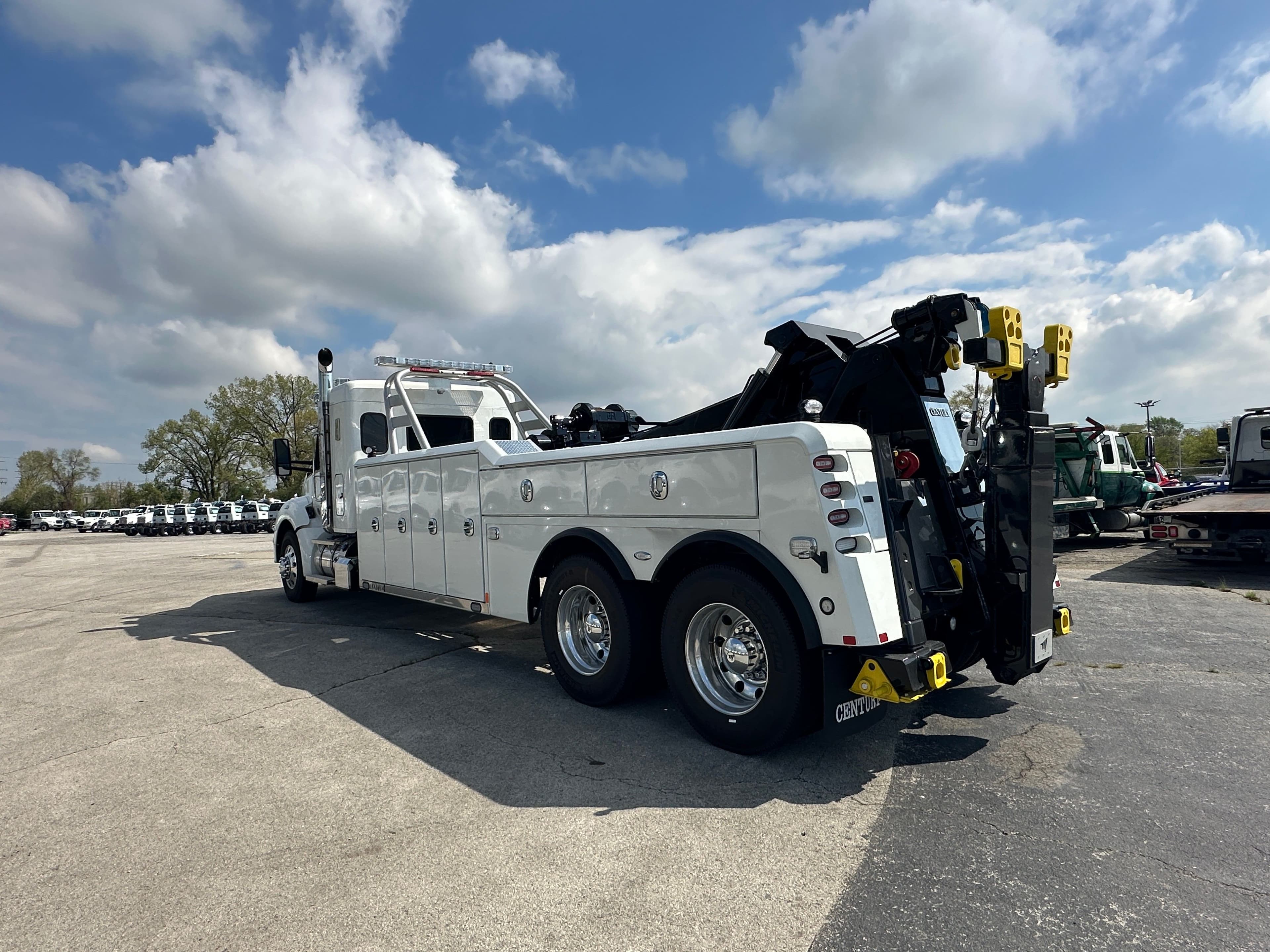 2025 Kenworth T880 with a Century 5130 image 3