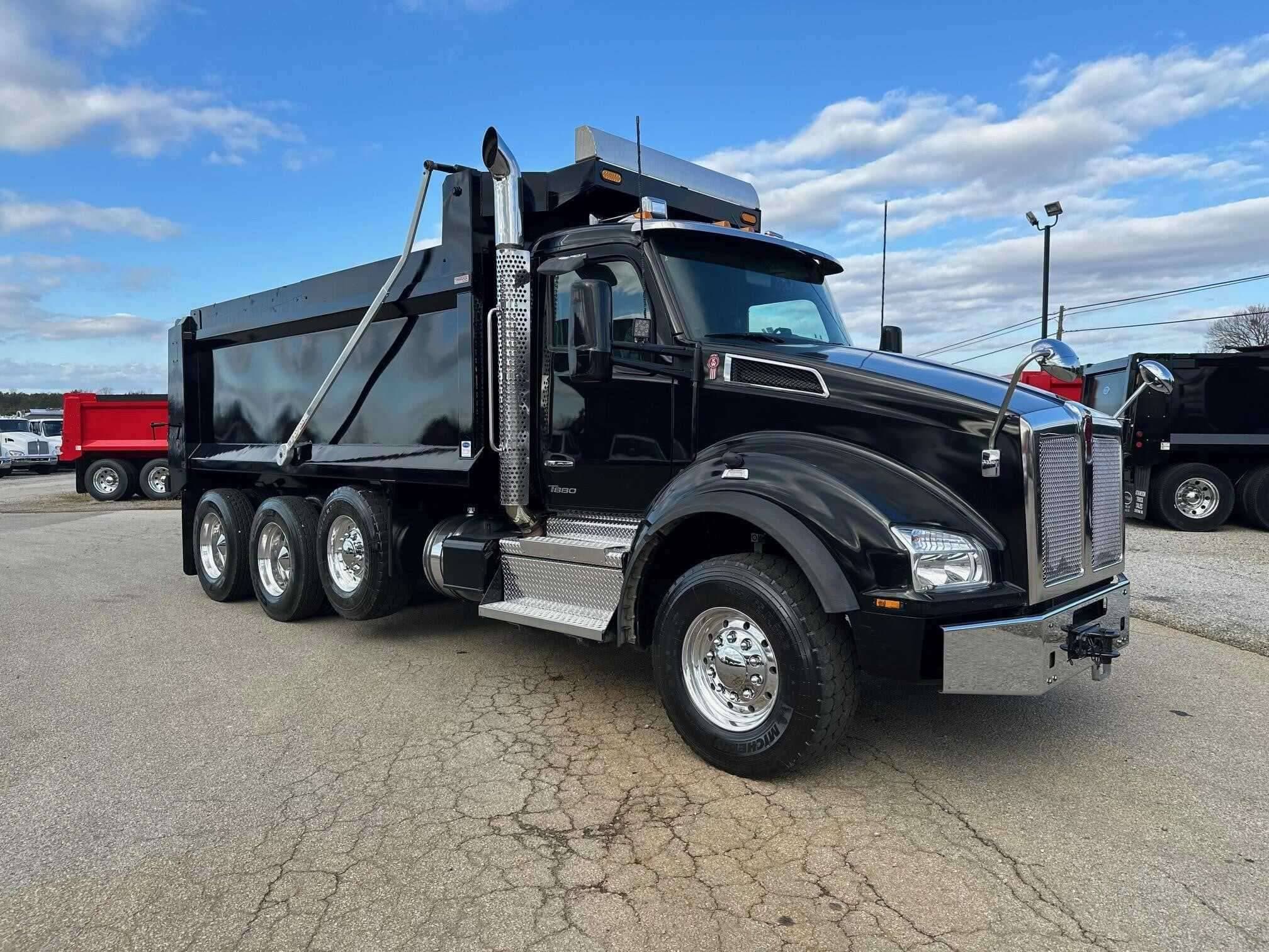 2023 Kenworth T880 image 7