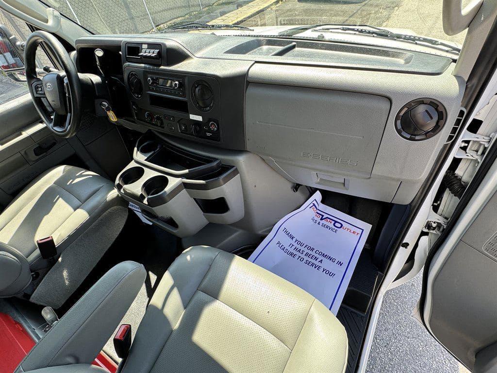 2022 Ford Commercial Vans image 41