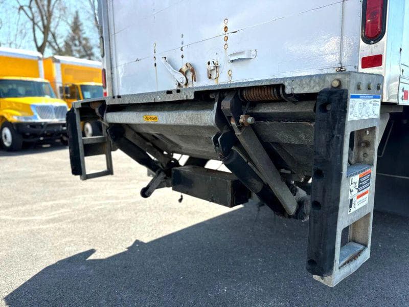 2017 Freightliner Cascadia 125 image 9