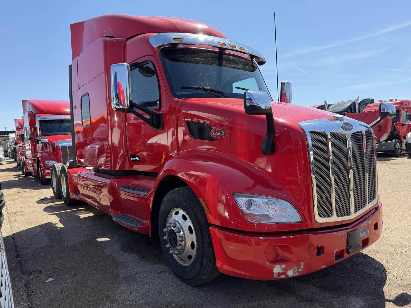 2020 Peterbilt 579 image 2