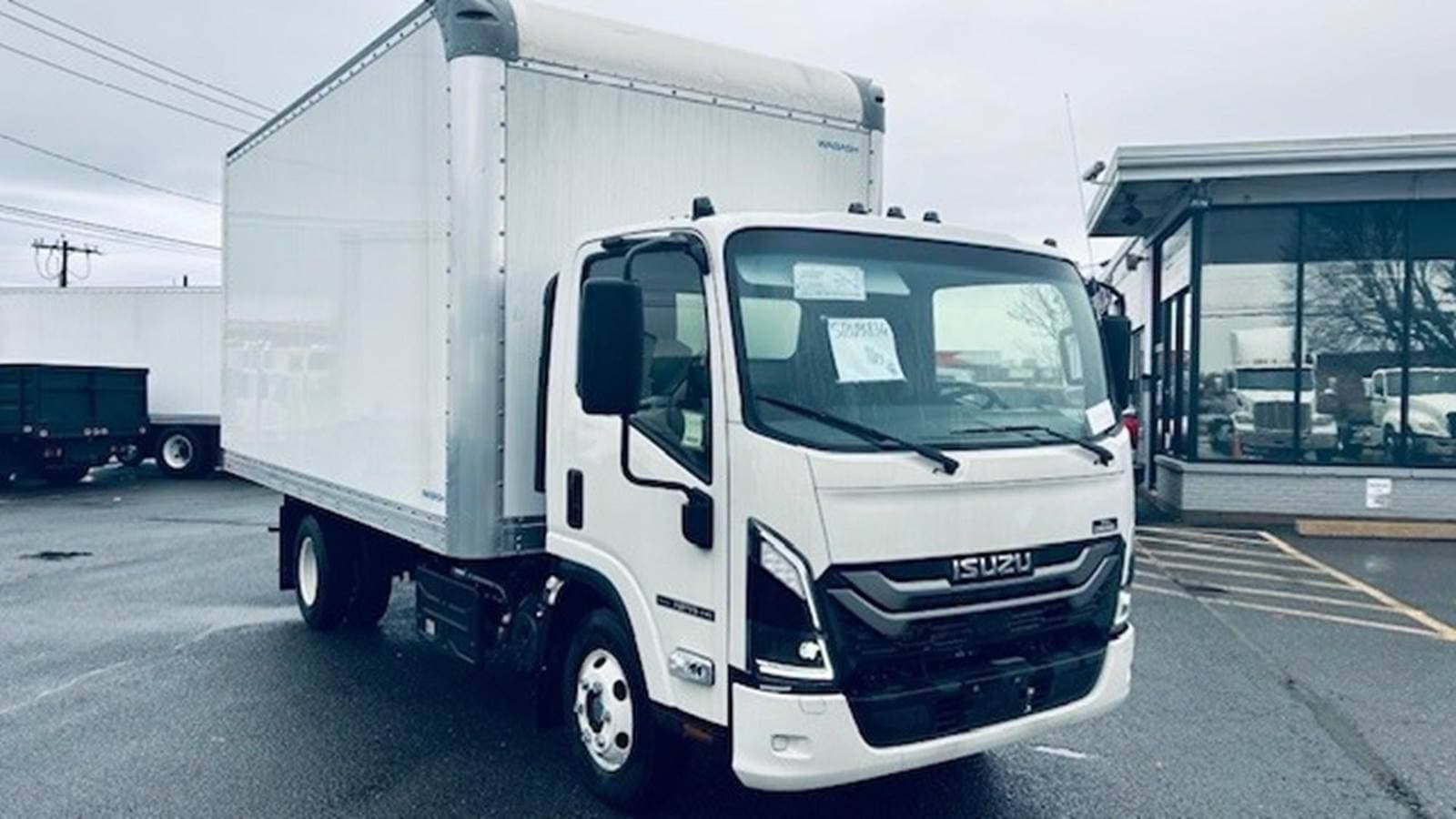2025 Isuzu NPR-HD image 2