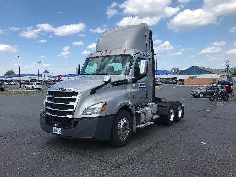 2020 Freightliner Cascadia 126 image 3
