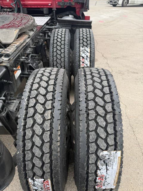 2023 Freightliner Cascadia image 8