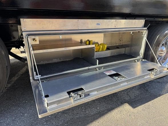 2026 Kenworth T880 image 4