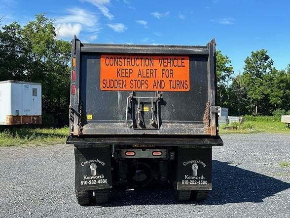 2021 Peterbilt 567 image 3