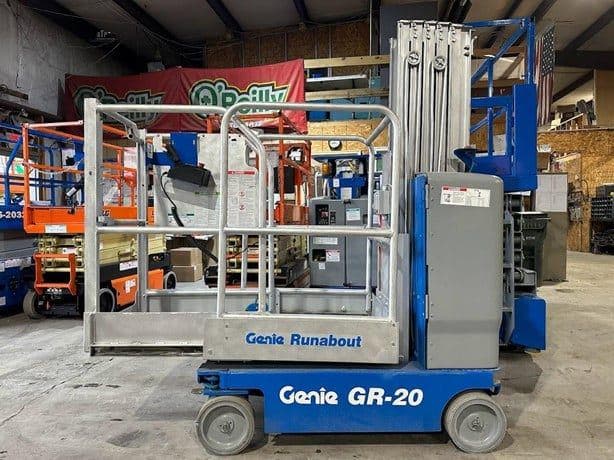 2017 GENIE GR20 image 1