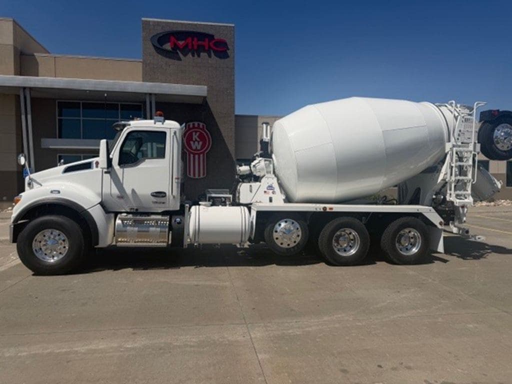 New 2026 KENWORTH T880 image 15