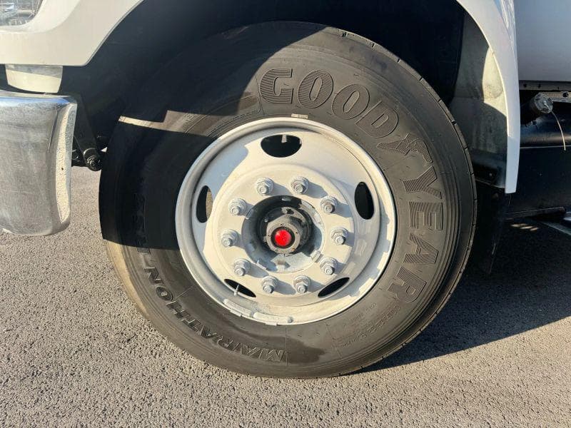 2019 Ford F-750 image 17