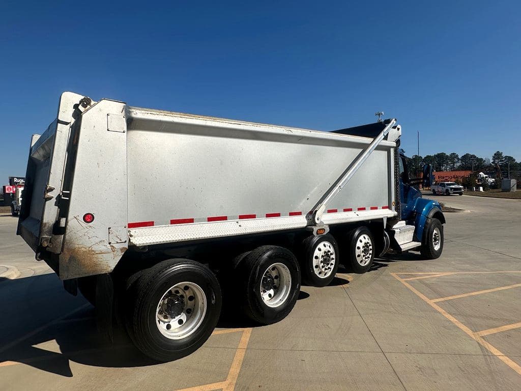 Used 2022 KENWORTH T880S image 5