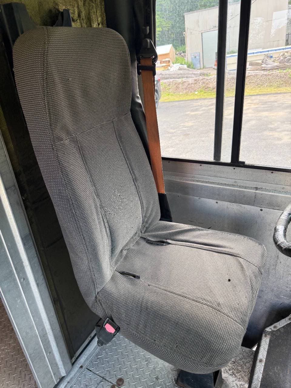 2003 Freightliner MT45 image 26