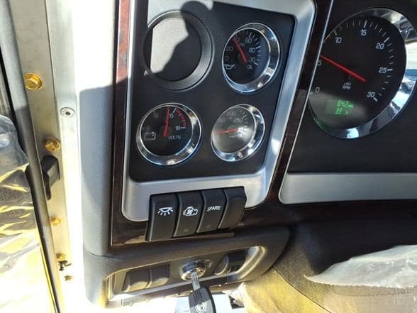 2026 Kenworth W900 image 17