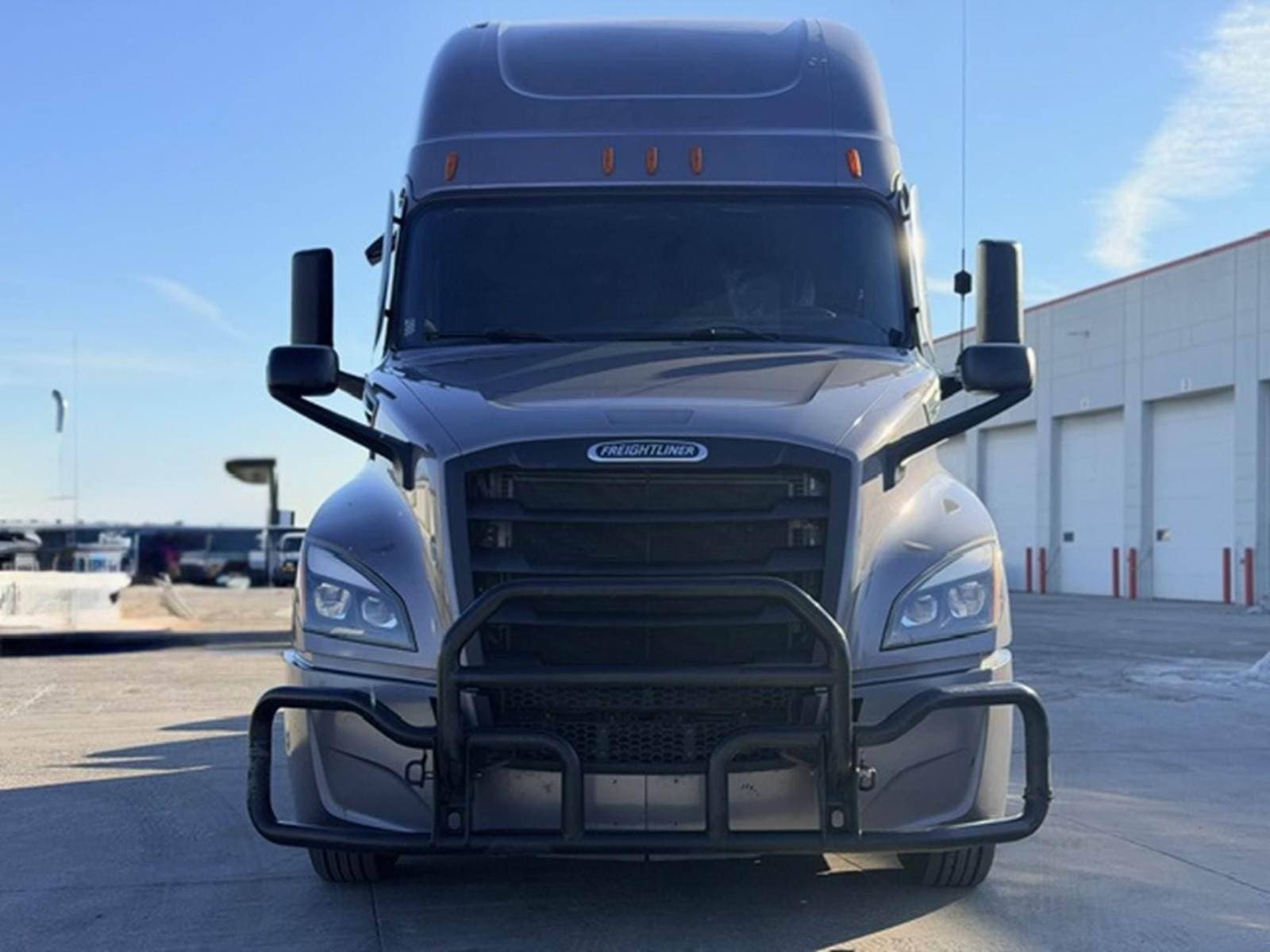 2022 Freightliner Cascadia 125 Sleeper Semi Truck - 72" Raised Roof Sleeper, Detroit 455HP, Automatic image 6