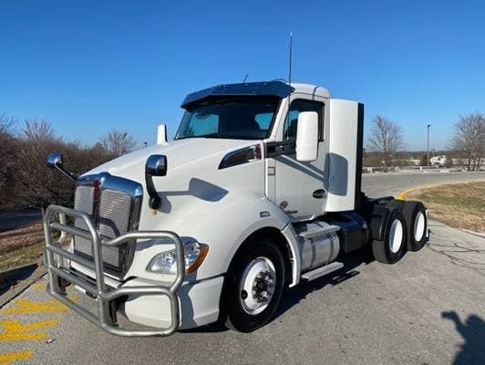 2021 Kenworth 310 image 2