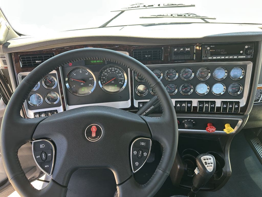 New 2027 KENWORTH W900L image 8