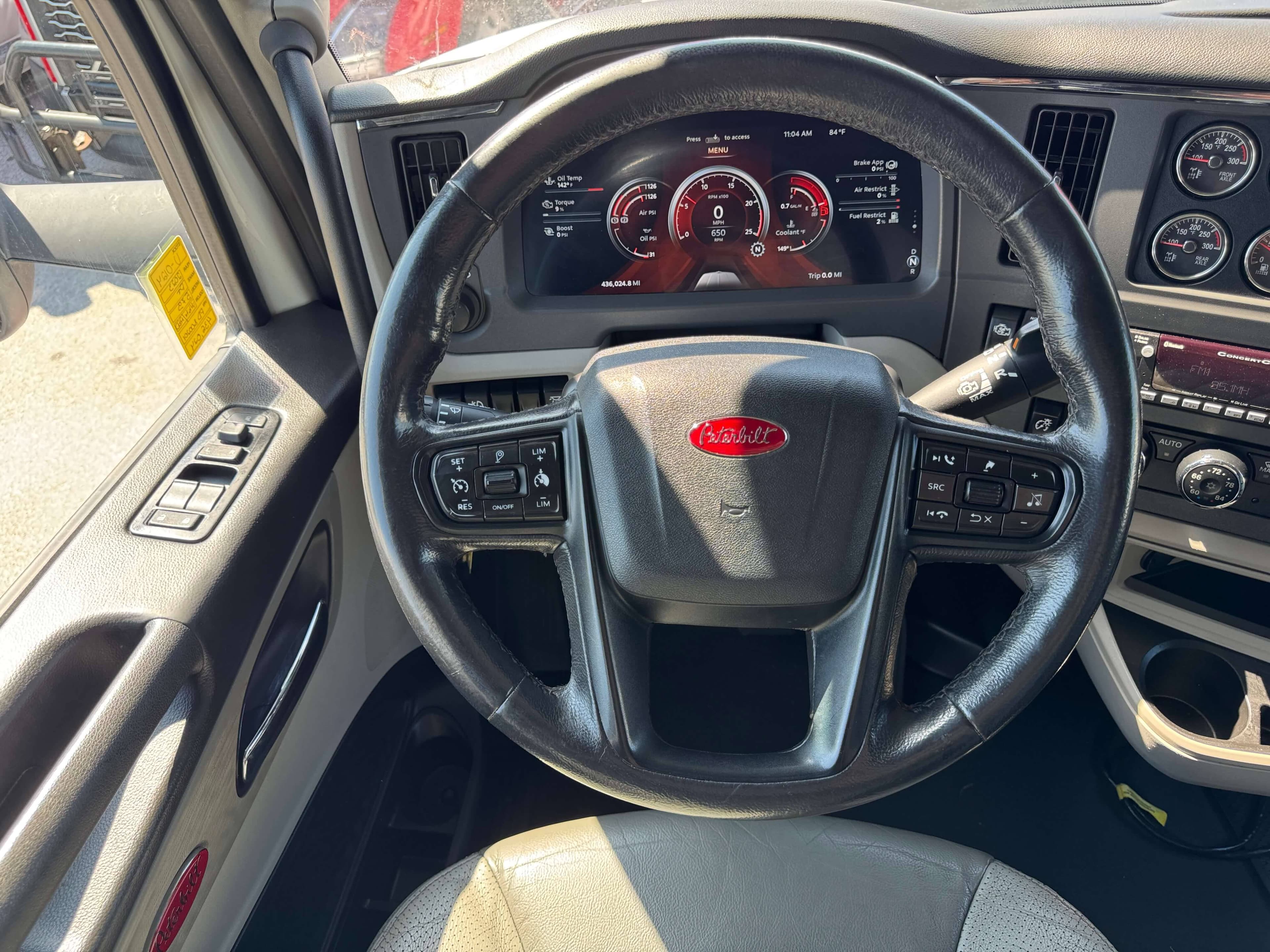 2023 Peterbilt 579 image 12
