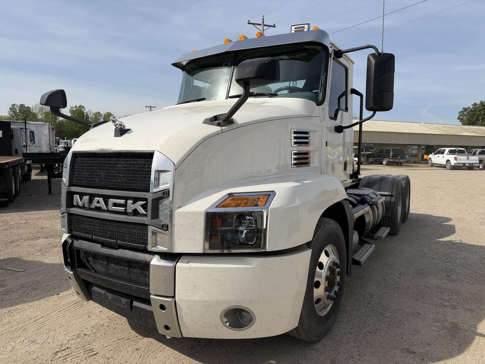 2019 Mack Anthem 64T Day Cab Truck - MP7 425HP, 12 Speed M Drive Amt image 3
