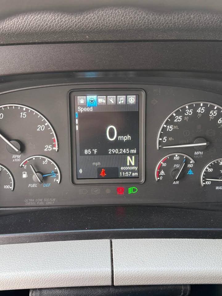 2022 Freightliner Cascadia 126 image 9