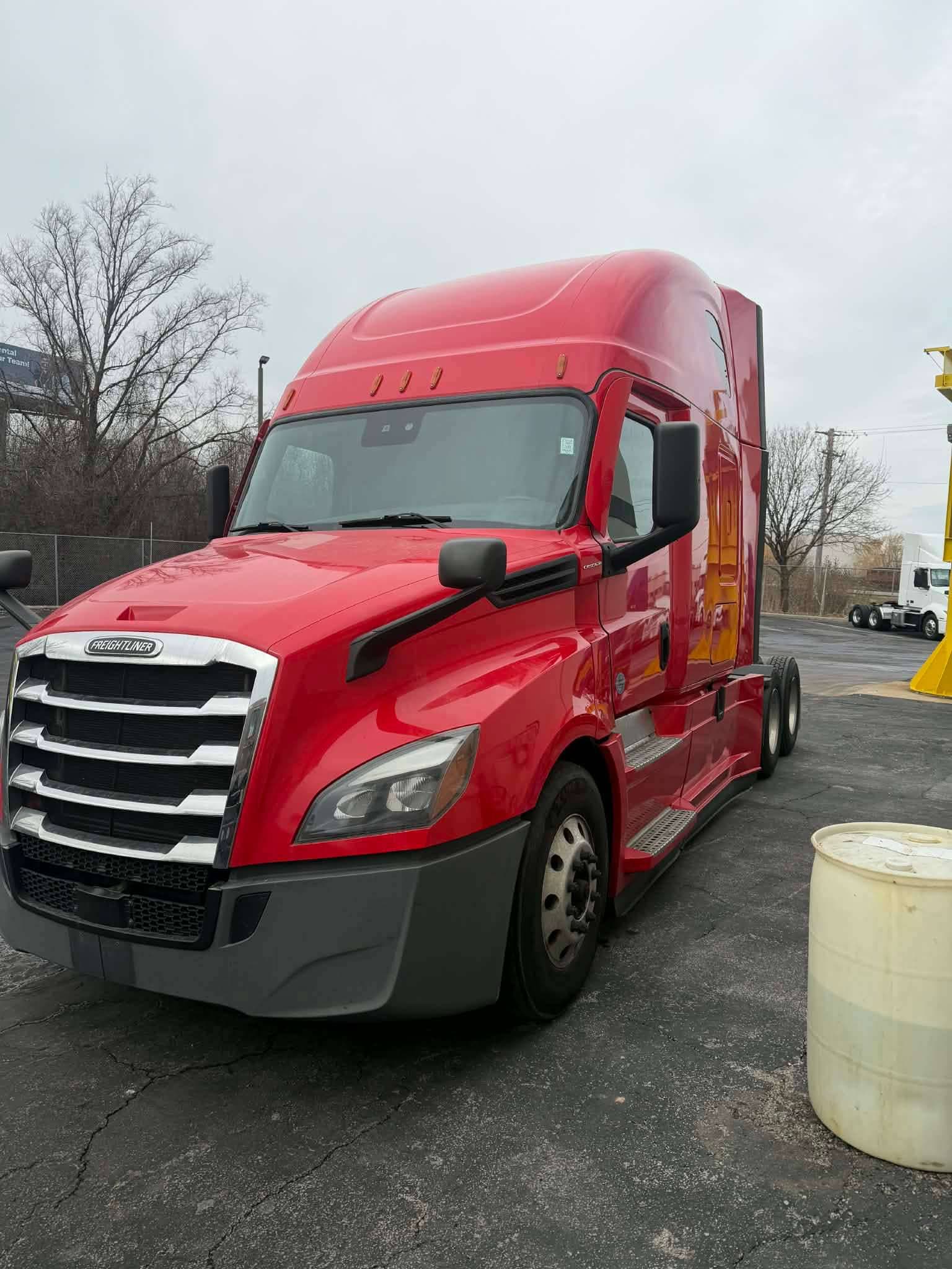 2022 Freightliner Cascadia image 1