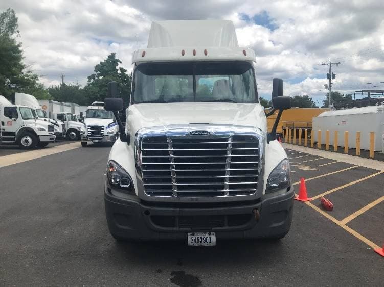 2018 Freightliner Cascadia image 8