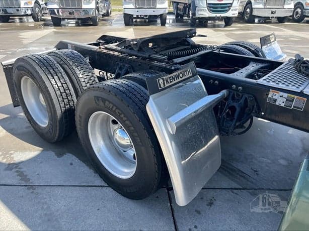2021 Kenworth T680 image 8