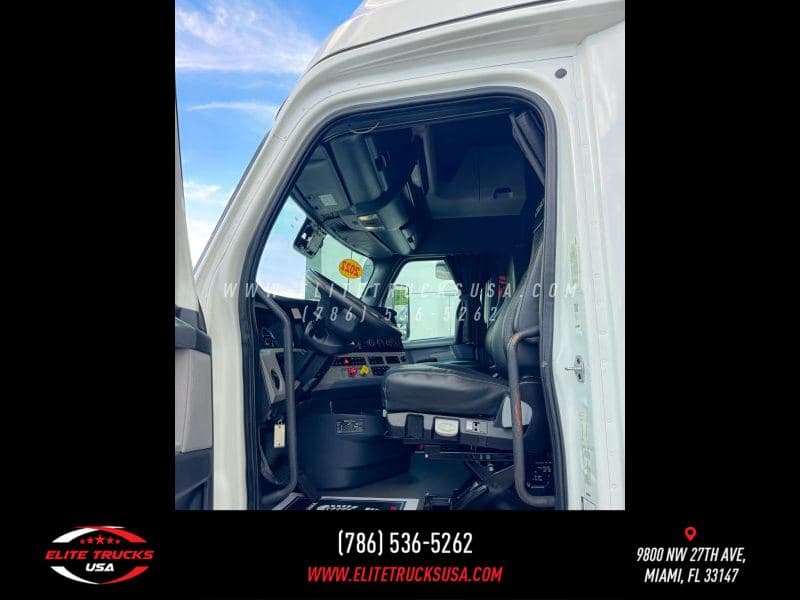 2022 Freightliner Cascadia 126 image 11