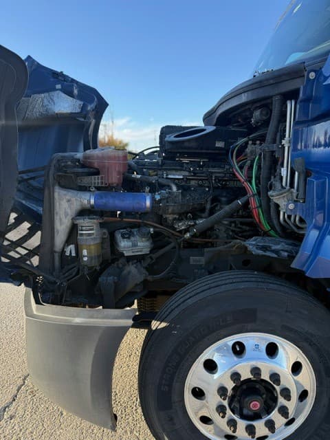 2022 Freightliner Cascadia image 10