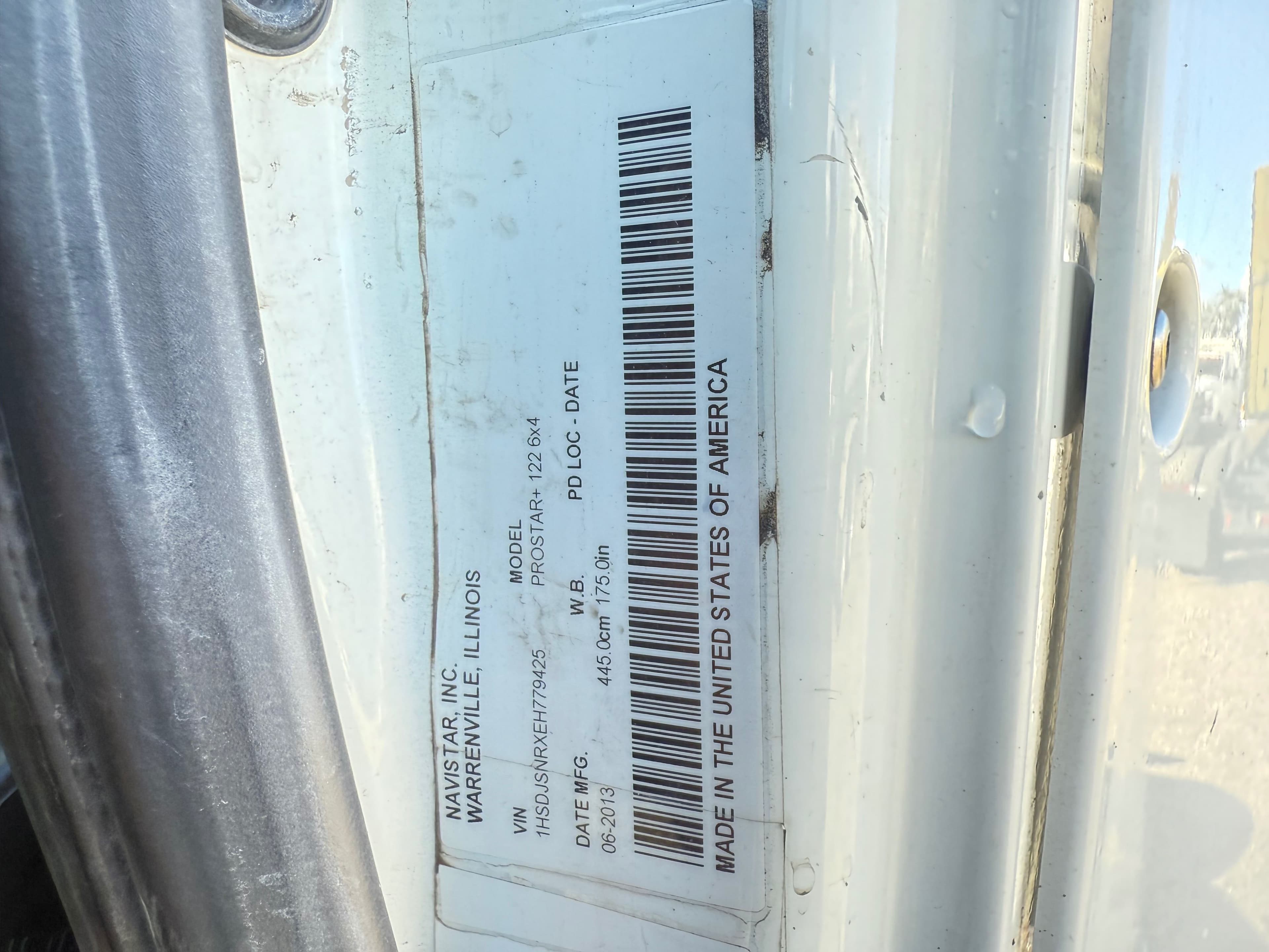 2014 International LF687 image 16