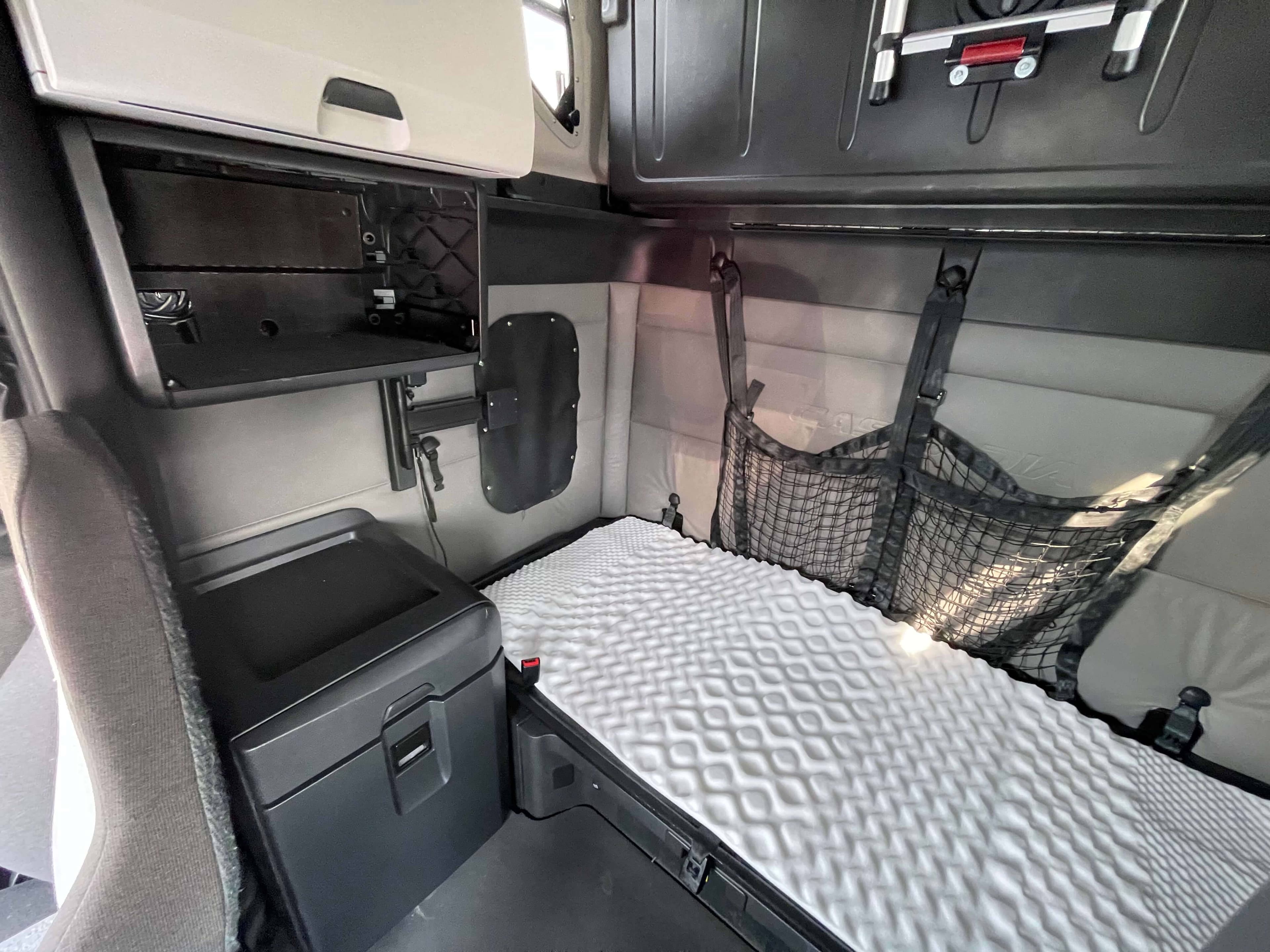 2022 Freightliner Cascadia 126 image 17