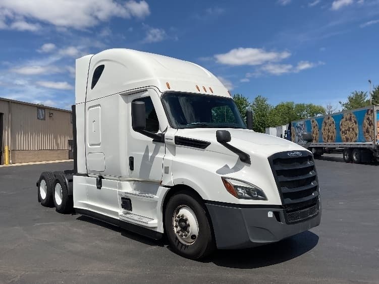 Used 2022 FREIGHTLINER Conventional - Sleeper Truck - CASCADIA 126 image 2