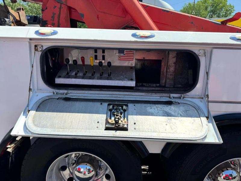 2017 Western Star 4900 image 32