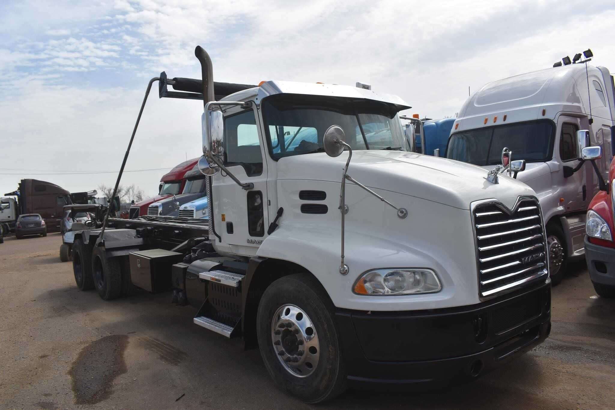 2017 Mack CXU613 Pinnacle image 6