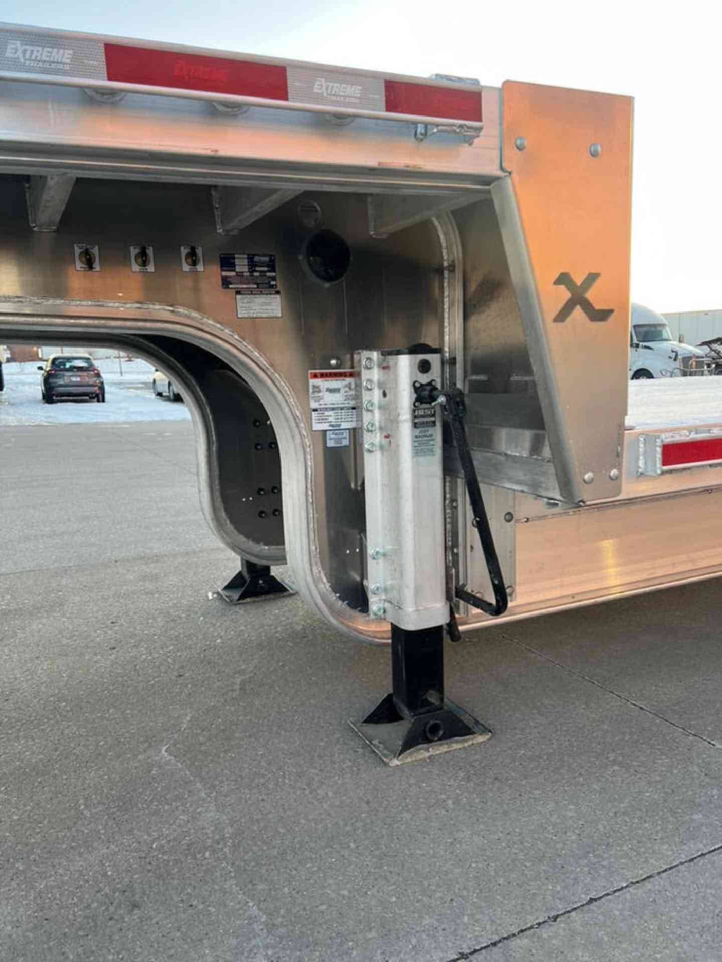 2027 Extreme XS70 Step Deck Tri Axle Low Pro R17.5 image 6