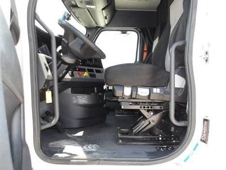 2020 Freightliner Cascadia image 4