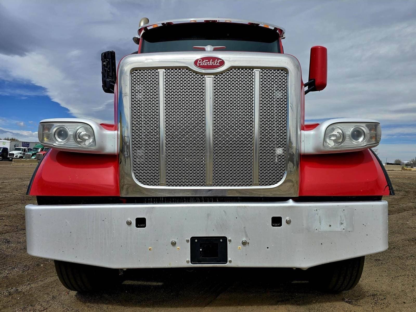 2019 Peterbilt 567 image 2