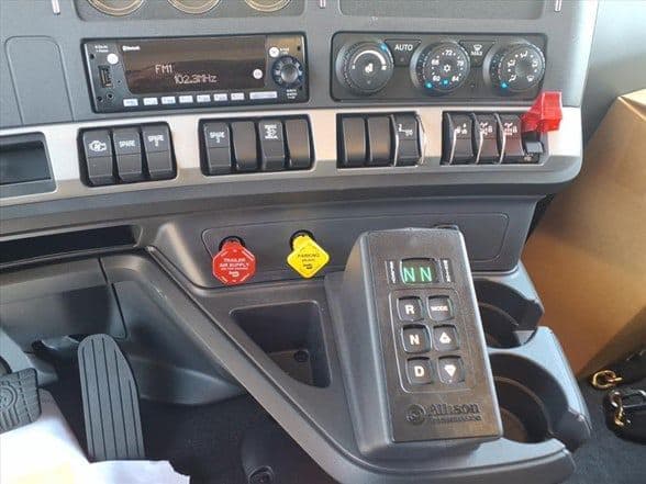 2026 Kenworth T880 image 15