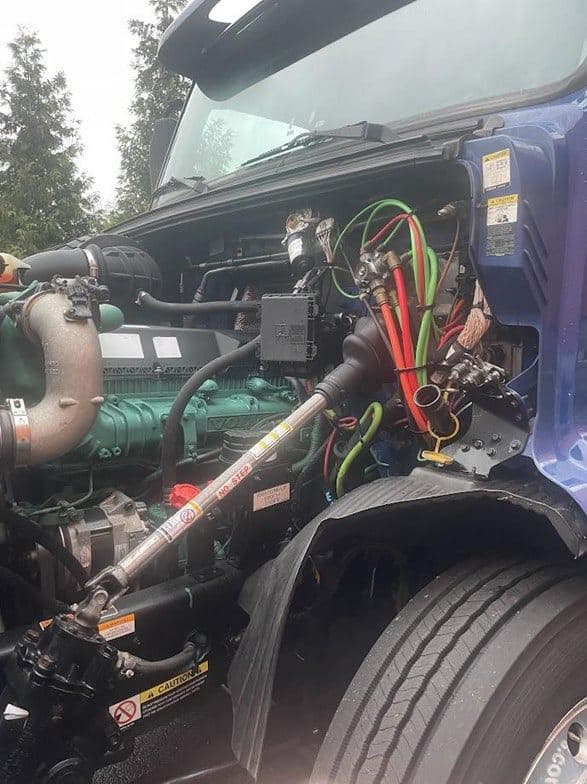 2021 Volvo VNR64T660 image 8