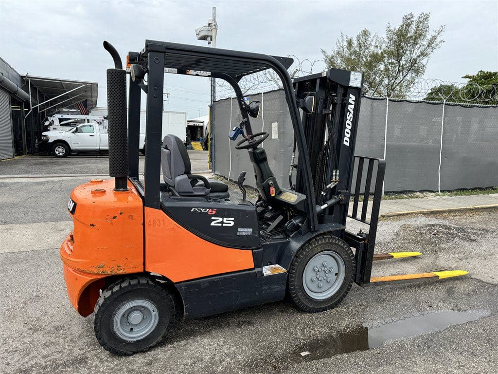 2007 Doosan D25s-5 image 10