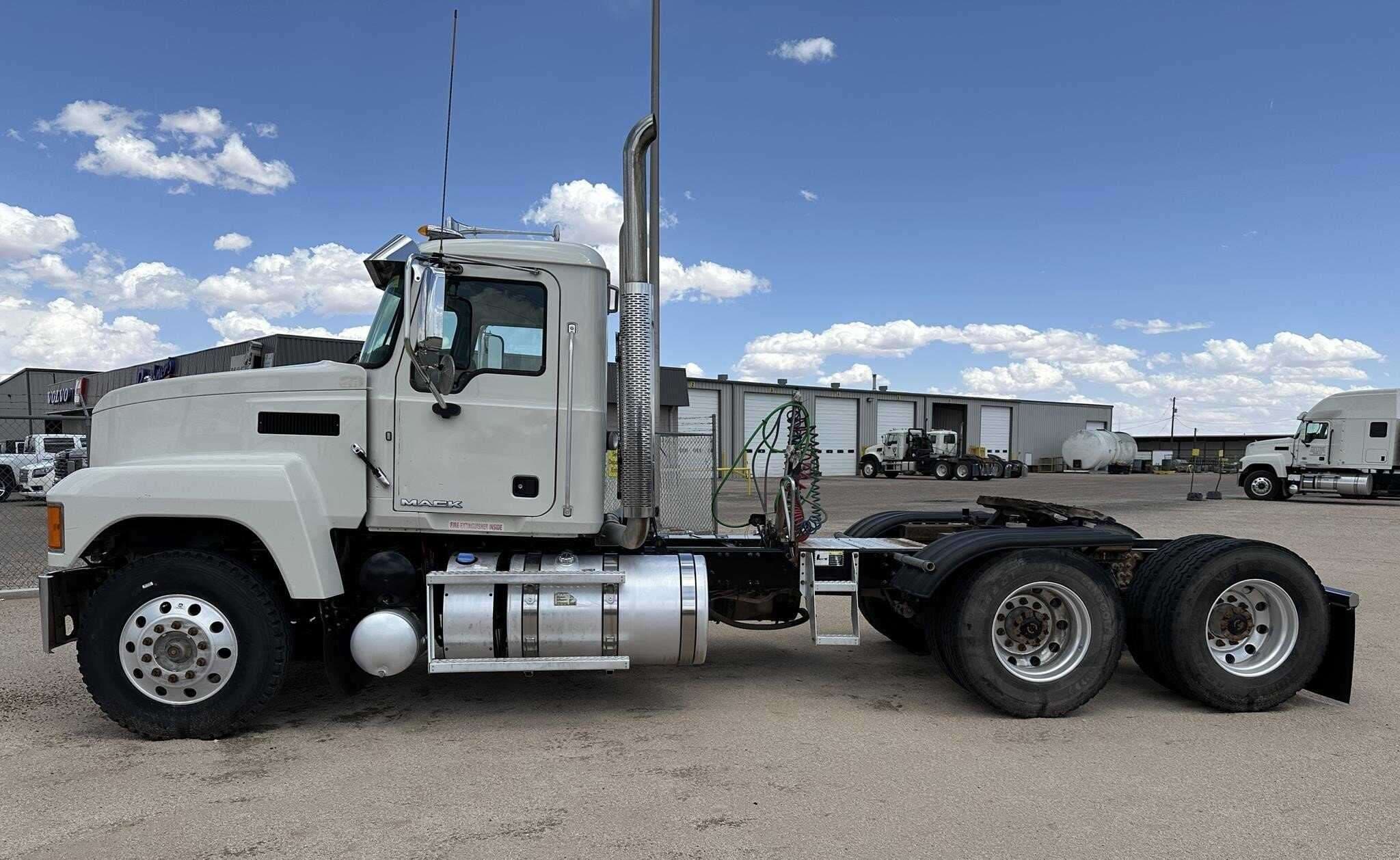 2018 Mack CHU (Pinnacle) image 3