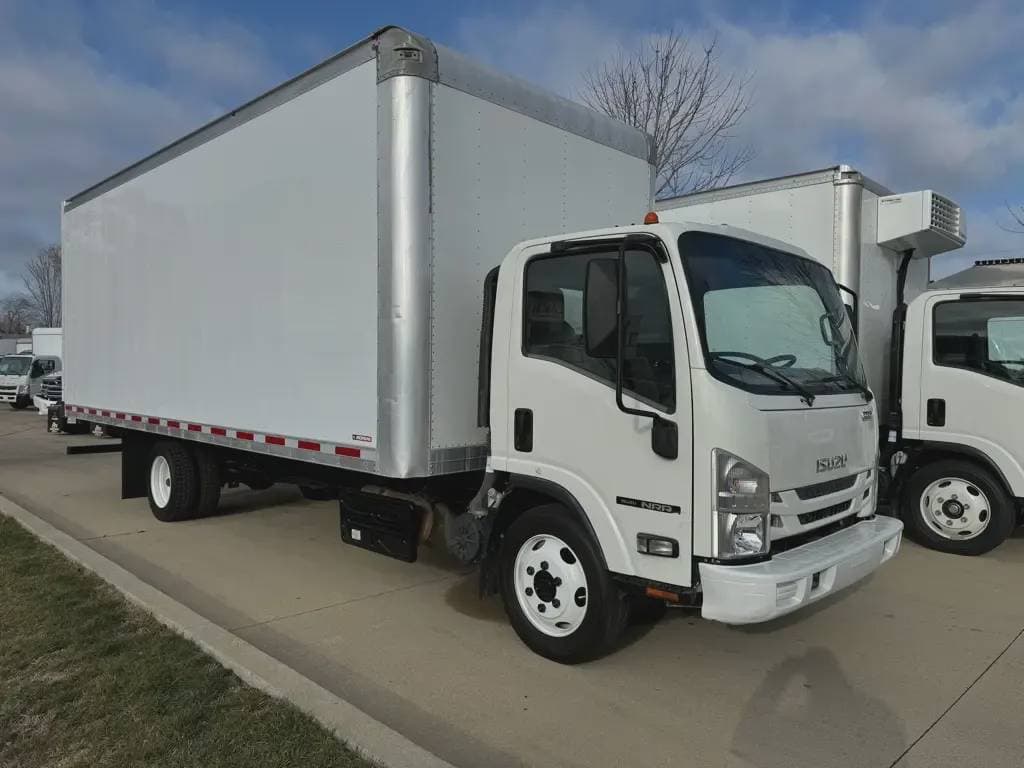 Used 2019 ISUZU Box Truck - Straight Truck, Moving Van, Cabover Truck - COE - NRR For Sale image 1