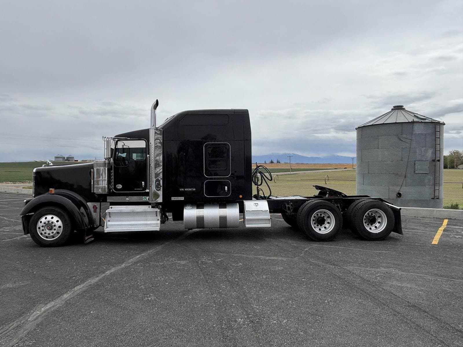 2019 Kenworth W9 Series image 3