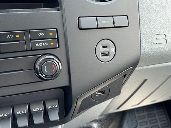 2025 Ford F650 SD image 12