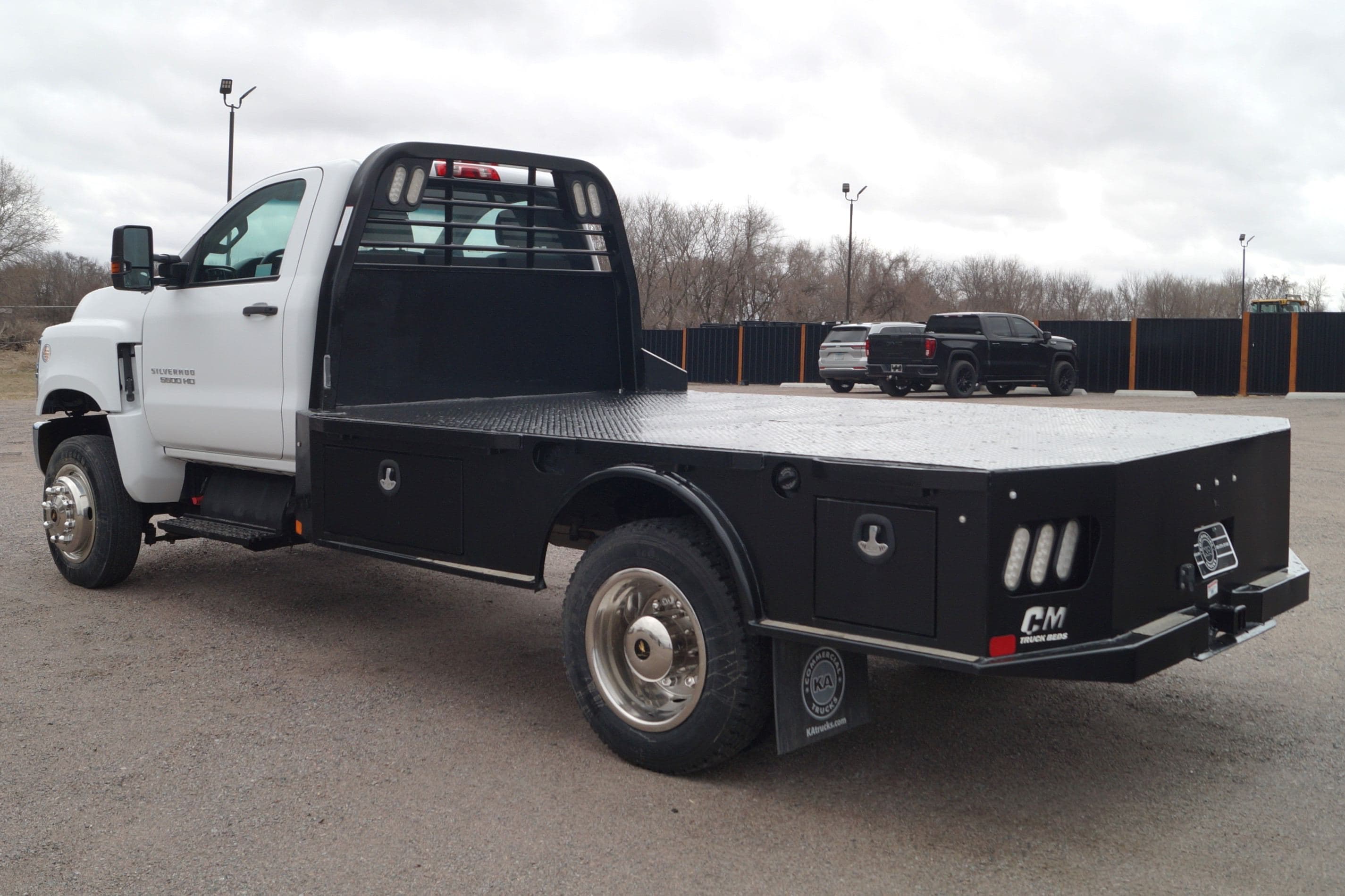 2022 Chevrolet Silverado 5500 - 11ft Flatbed - 4WD 6.6L V8 Duramax image 7