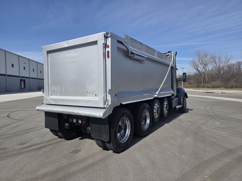 Used 2018 KENWORTH T880 image 9