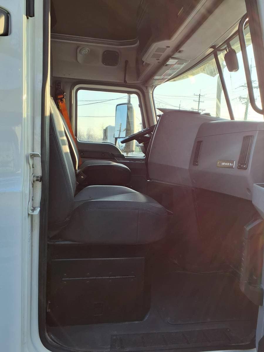 2020 Mack Anthem 64T Sleeper Semi Truck - 72" Condo Sleeper, 445HP, 12 Speed Automatic image 11