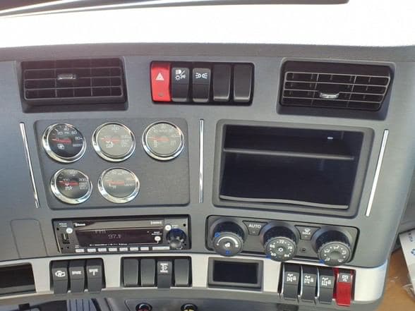 2026 Kenworth T880 image 15