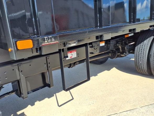 2026 Ford F650 SD image 11